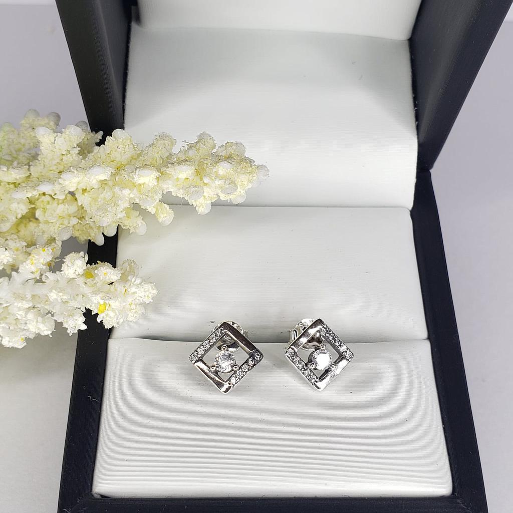 ARETES CUADRADO PUNTO DE LUZ ESTILO PANDORA PLATA 925